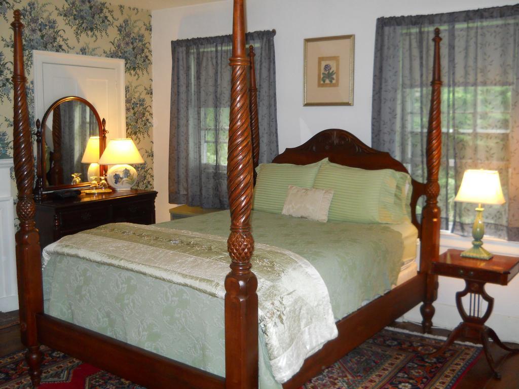 Northfield Centennial House Bed And Breakfast מראה חיצוני תמונה