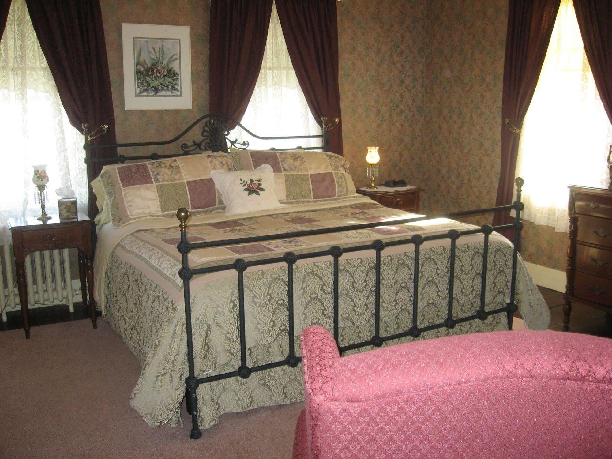 Northfield Centennial House Bed And Breakfast מראה חיצוני תמונה
