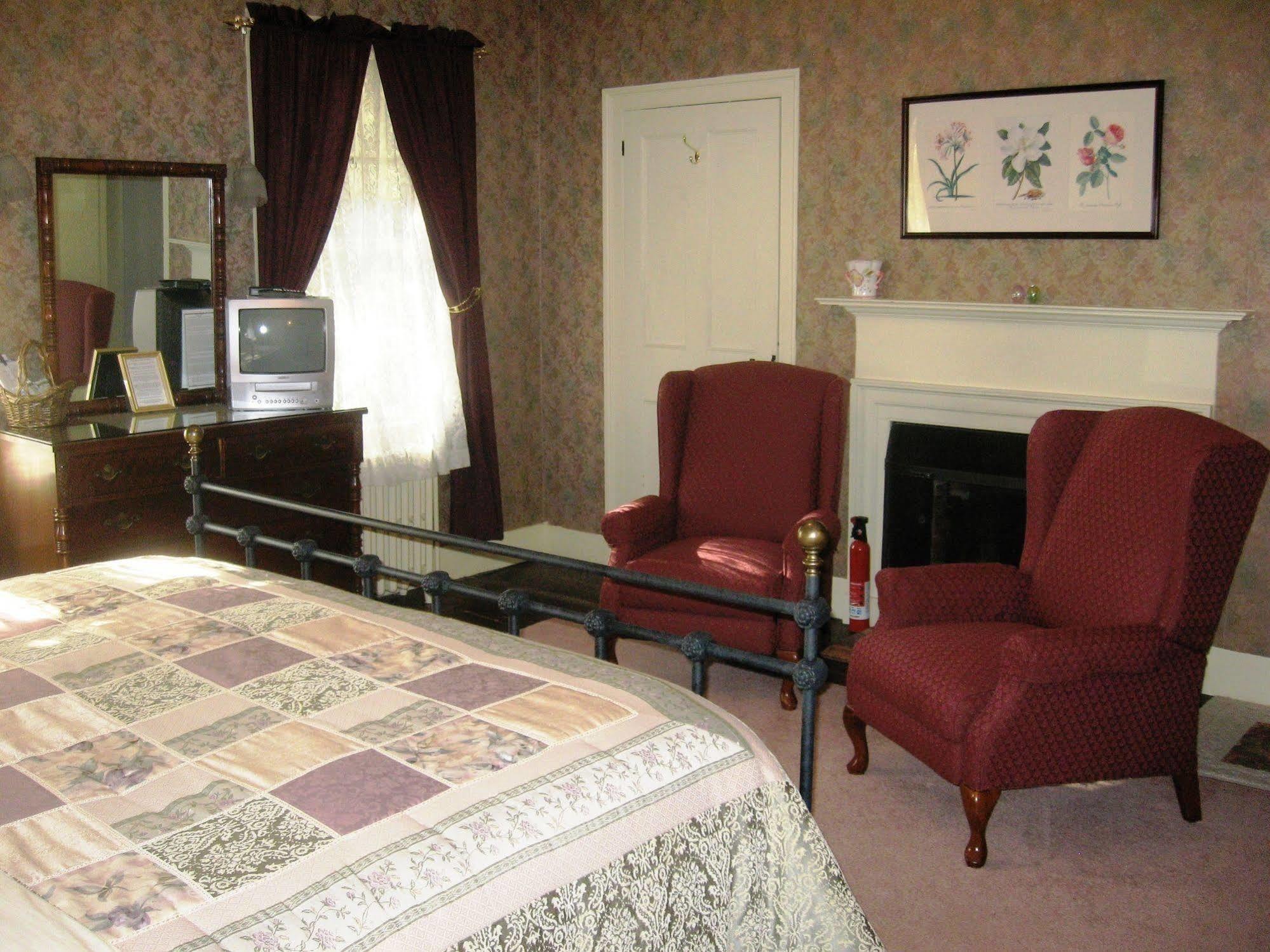 Northfield Centennial House Bed And Breakfast מראה חיצוני תמונה