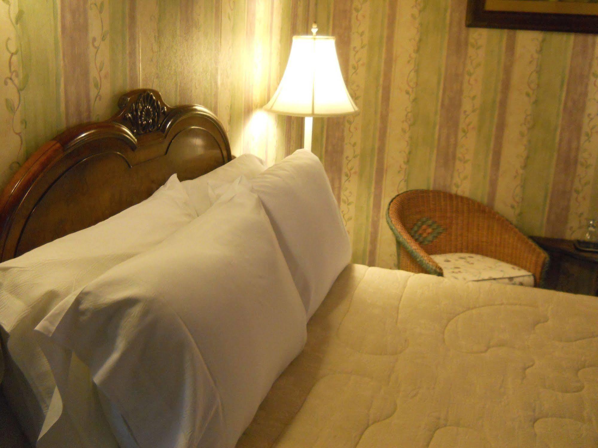 Northfield Centennial House Bed And Breakfast מראה חיצוני תמונה