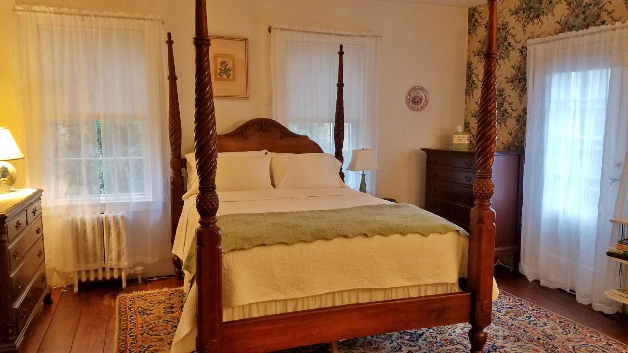 Northfield Centennial House Bed And Breakfast מראה חיצוני תמונה